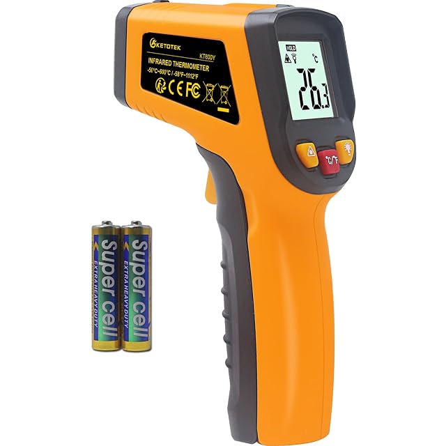 KETOTEK KT600Y infrared thermometer measuring the surface of a cooking hob
